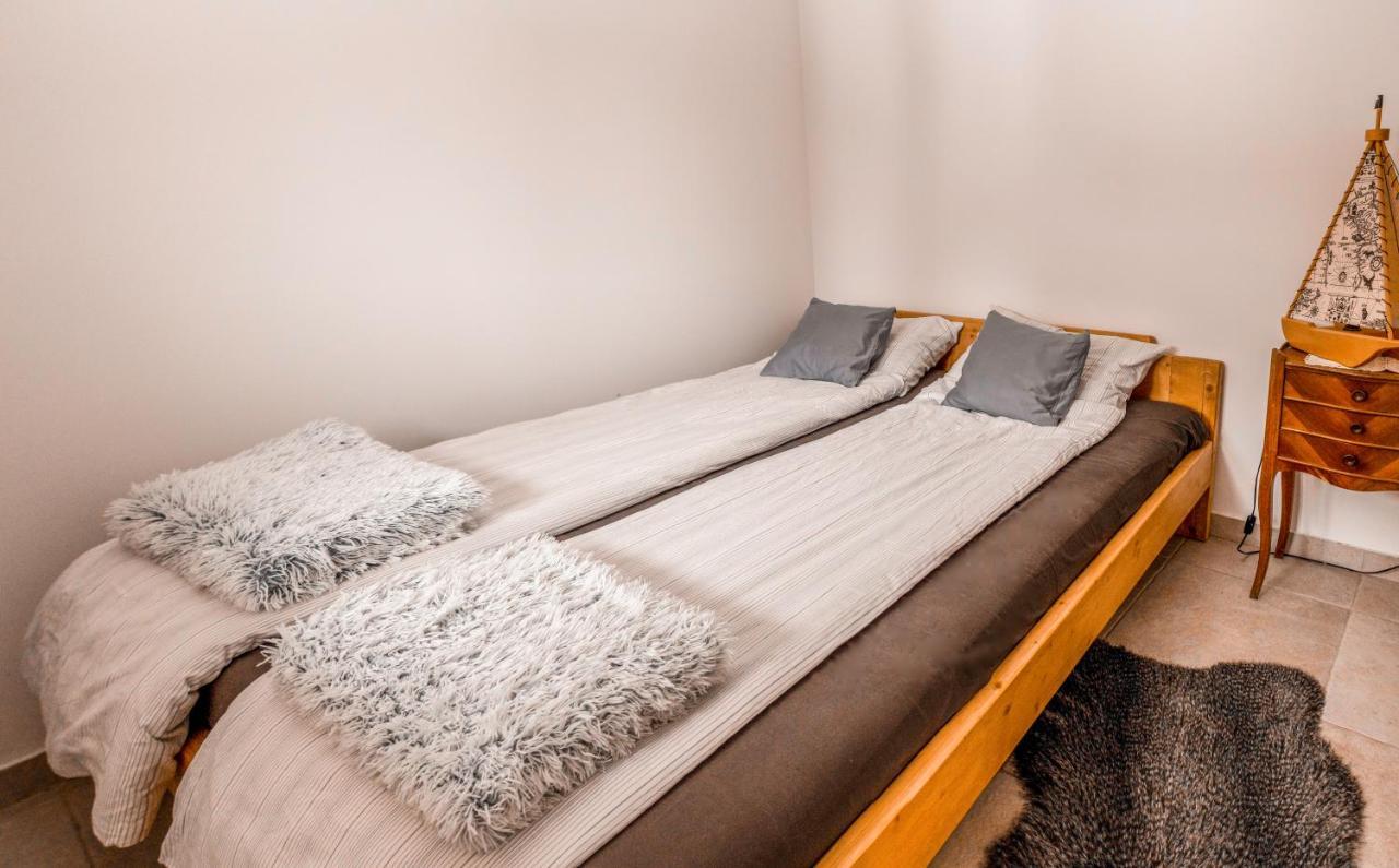 Apartmani Lunija ゴルニ・ミラノヴァツ エクステリア 写真