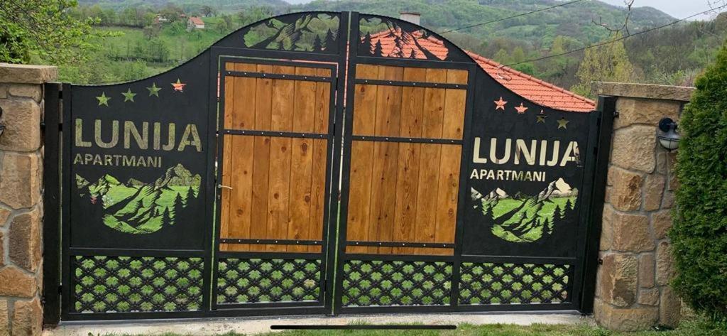 Apartmani Lunija ゴルニ・ミラノヴァツ エクステリア 写真